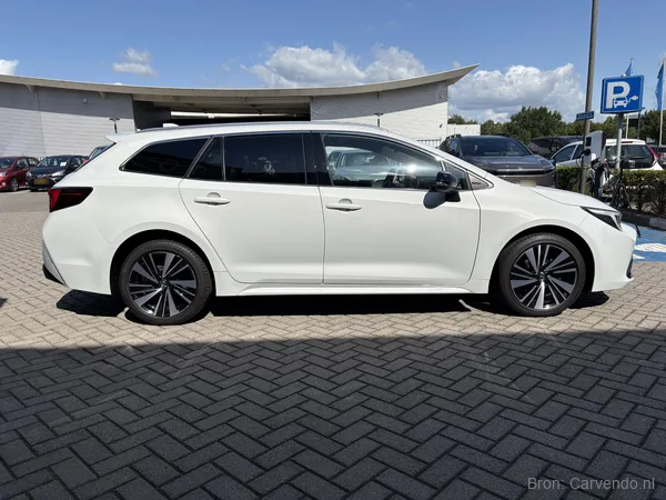 Toyota Corolla Touring Sports, foto 2